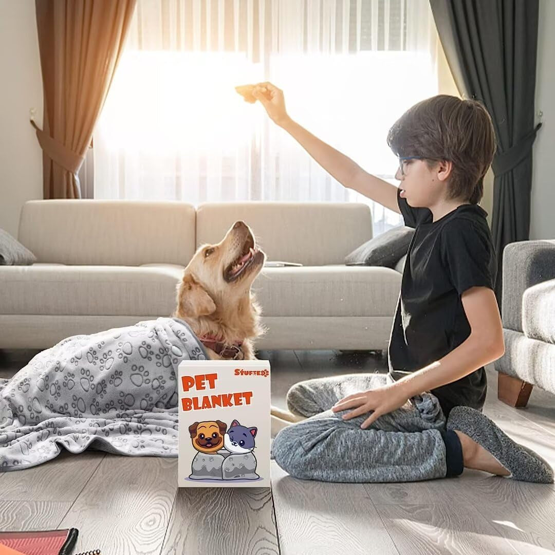"Ultimate Comfort for Your Furry Friend: Premium Soft Dog Blanket - Washable, Calming and Perfect for Medium and Small Dogs - The Ideal Pet Gift!"