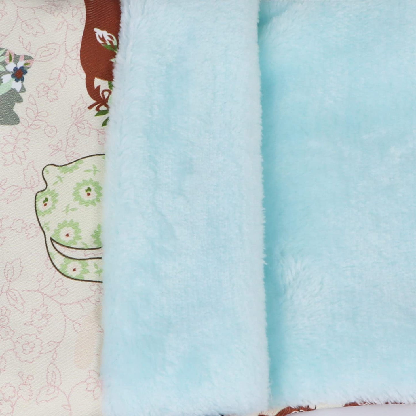 Cozy Cat-themed Sleeping Pouch for Small Pets - Perfect Bed for Hamsters, Hedgehogs, Sugar Gliders, and Squirrels (Medium Size, Pretty Pink)